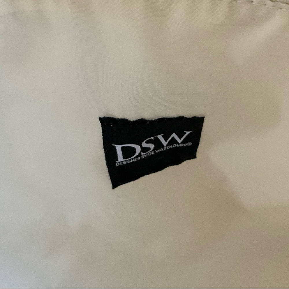 DSW Canvas Travel Tote - New Without Tags - Picture 5 of 13